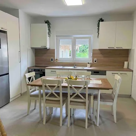 Apartman Kardum Apartment Sukošan