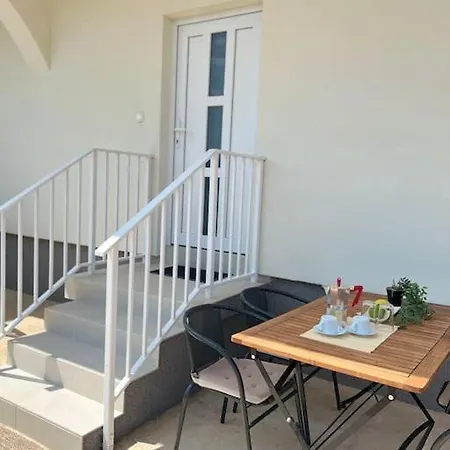 Apartman Kardum דירה *