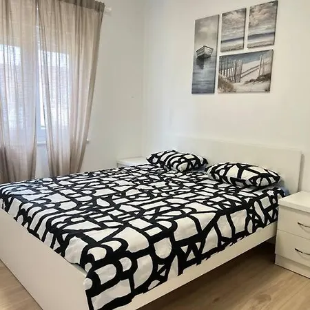 דירה Apartman Kardum *