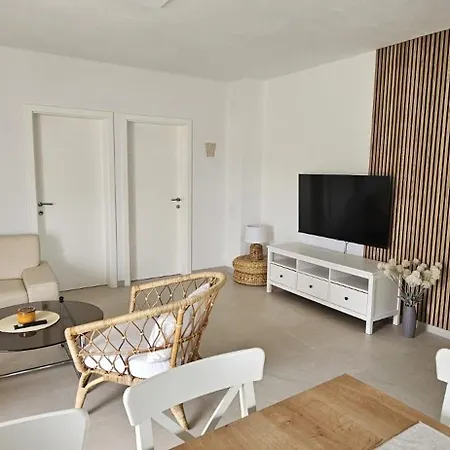 Apartman Kardum דירה Sukošan